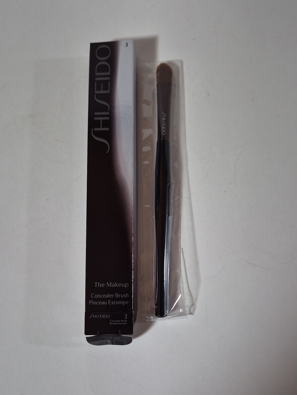 Shiseido Concealer Brush - Black and Brown BRAND NEW IN BOX